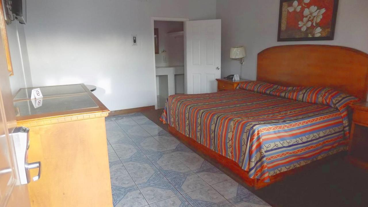 Hotel Del Camino Cuauhtémoc Zewnętrze zdjęcie