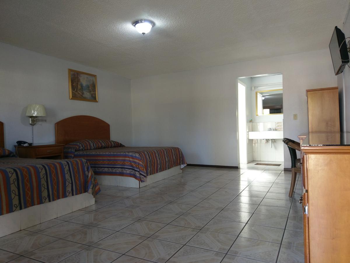 Hotel Del Camino Cuauhtémoc Zewnętrze zdjęcie