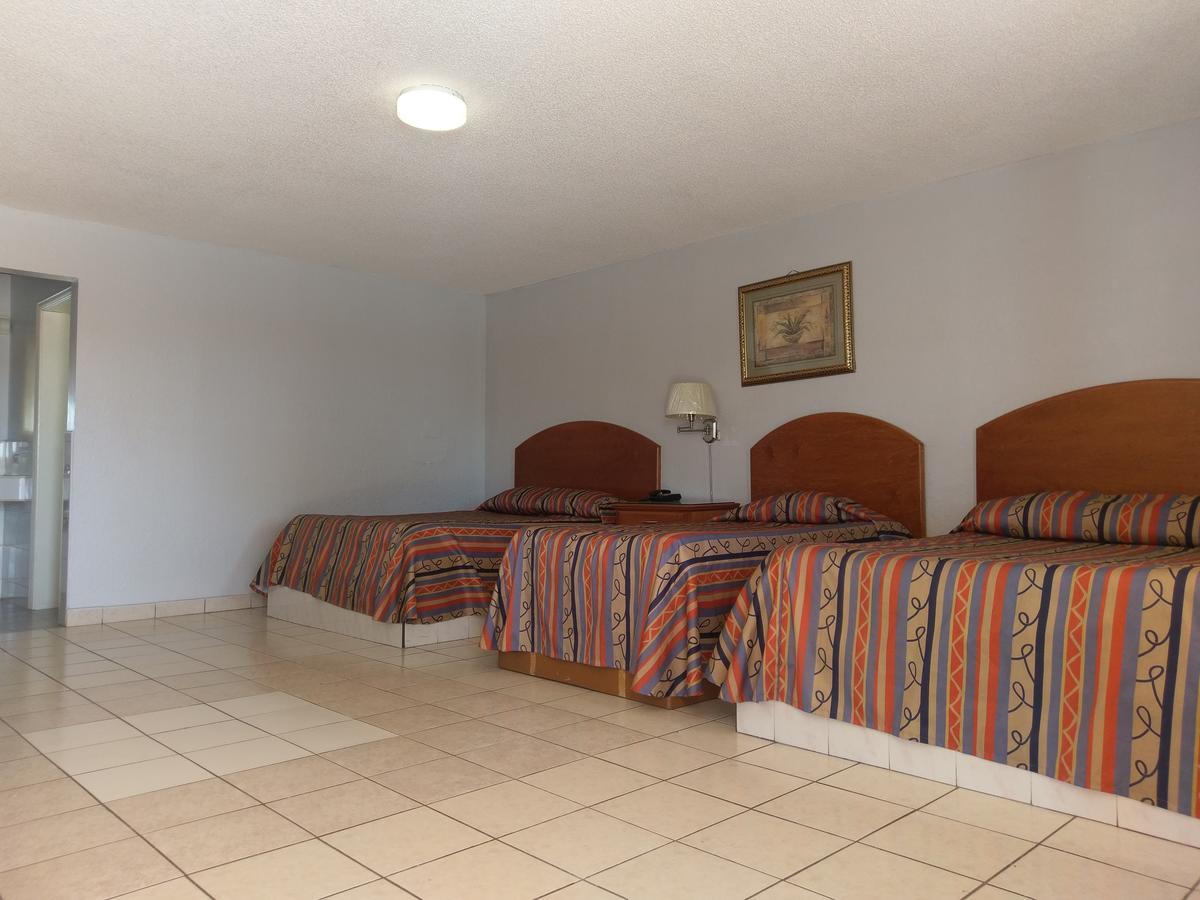 Hotel Del Camino Cuauhtémoc Zewnętrze zdjęcie