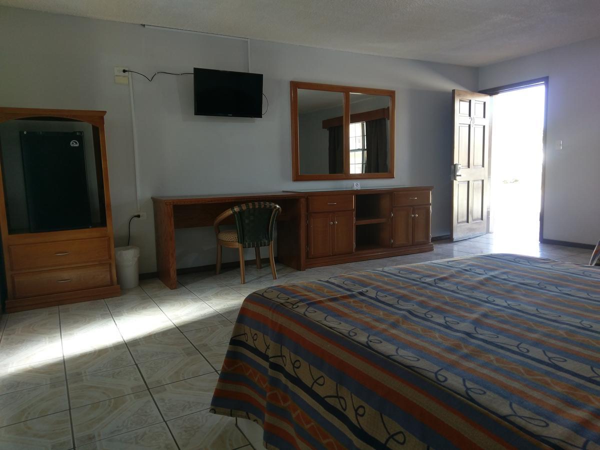 Hotel Del Camino Cuauhtémoc Zewnętrze zdjęcie